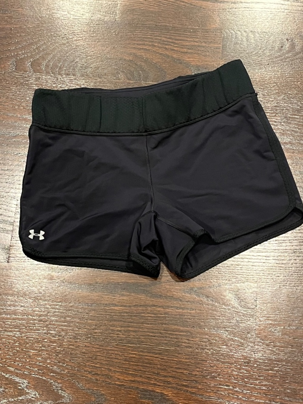 Under Armour Women’s Black HeatGear Shorty Compression Shorts L